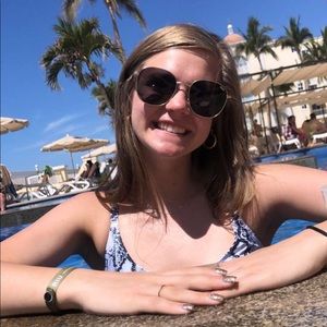 Meet your Posher, Audrey